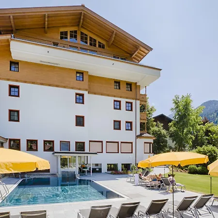 Hotel Der Postwirt 4*