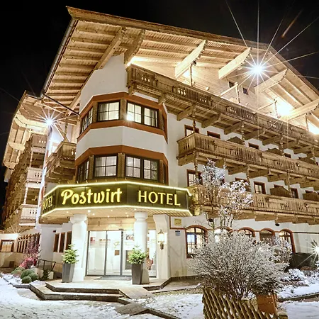 Hotel Der Postwirt 4*